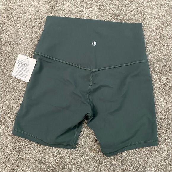 SALE - NWT Lululemoon Alig High Rise Short 6" - Picture 8 of 8